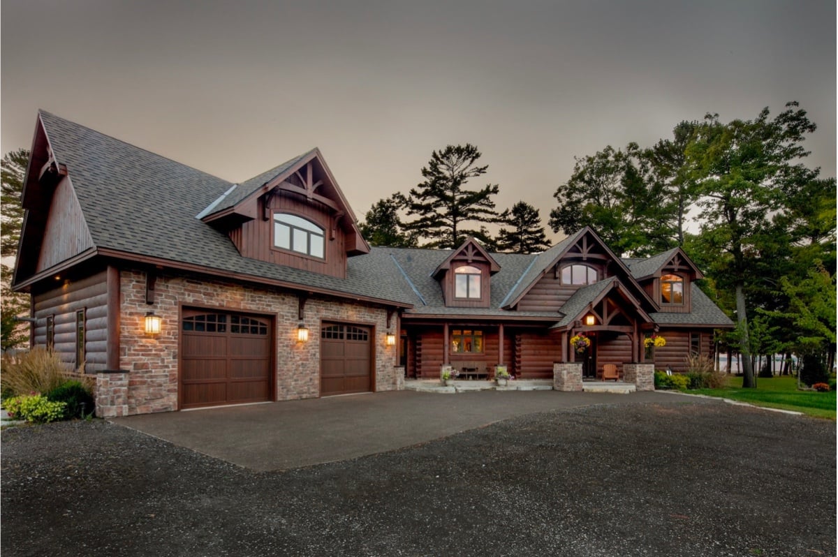 Tamarak Log Home